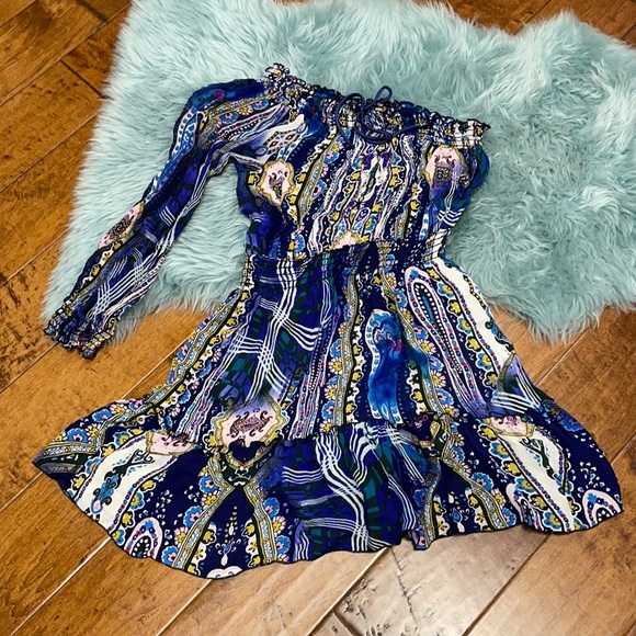 single dress Dresses & Skirts - Single dress silk dress